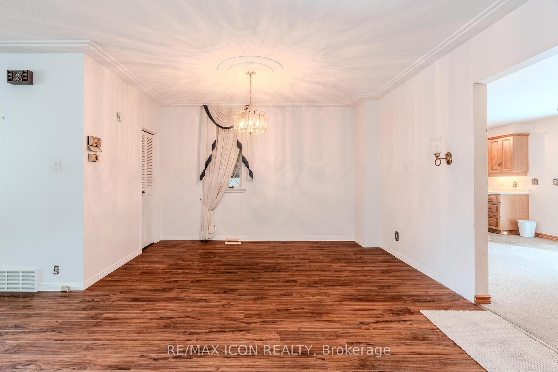 Photo 9 of 275 Mckenzie Street E, North Perth, Listowel — HOMEH