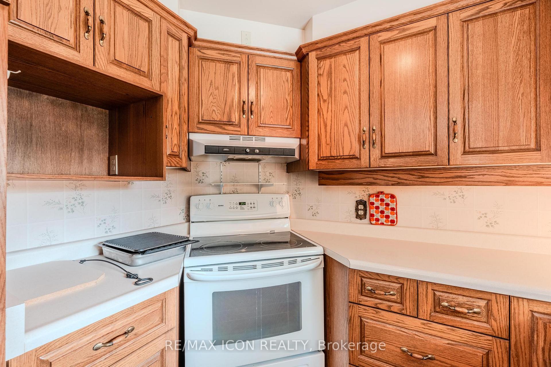 Photo 15 of 275 Mckenzie Street E, North Perth, Listowel — HOMEH