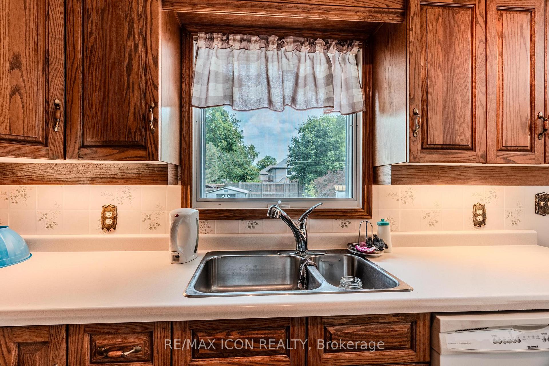 Photo 16 of 275 Mckenzie Street E, North Perth, Listowel — HOMEH