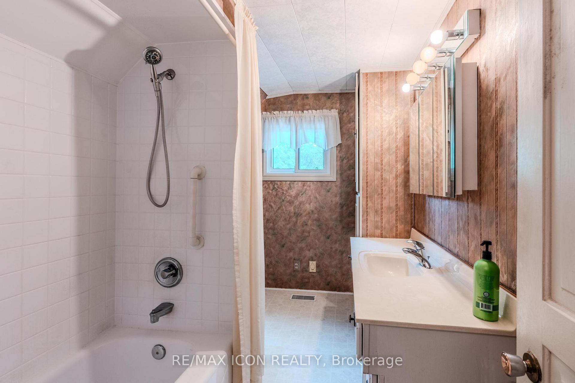 Photo 21 of 275 Mckenzie Street E, North Perth, Listowel — HOMEH