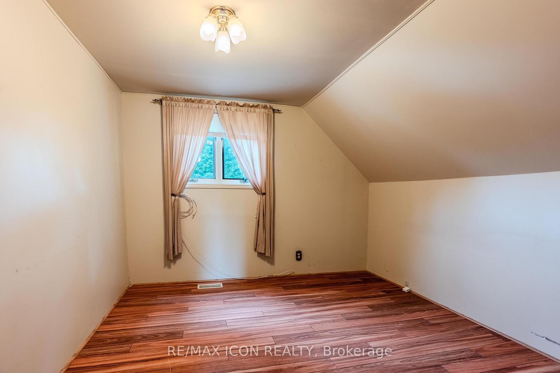 Photo 22 of 275 Mckenzie Street E, North Perth, Listowel — HOMEH