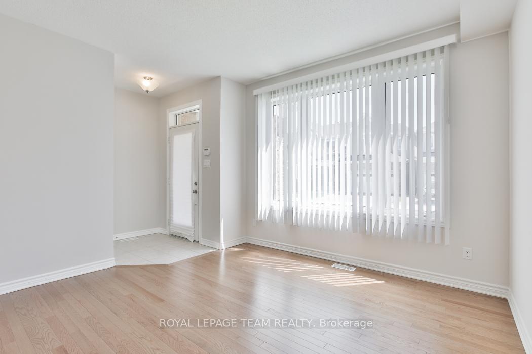 Photo 6 of 273 Argonaut Circle, Ottawa, Chapel Hill South - Orleans Village — HOMEH