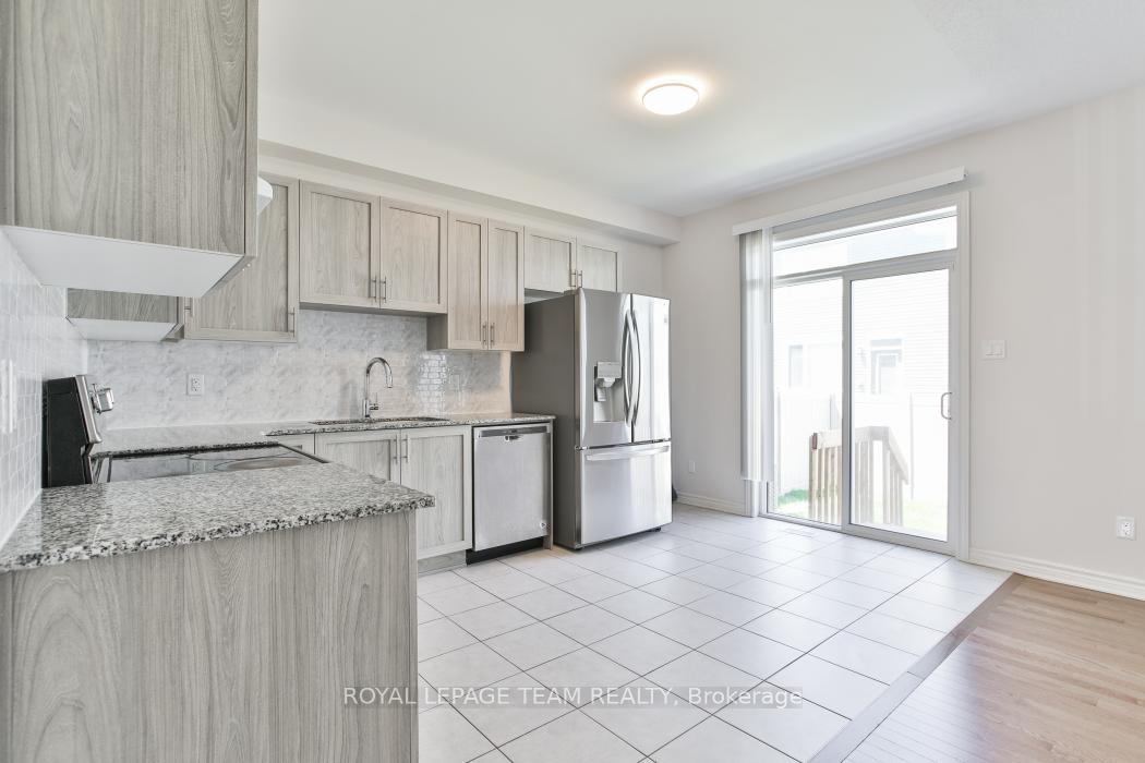 Photo 7 of 273 Argonaut Circle, Ottawa, Chapel Hill South - Orleans Village — HOMEH