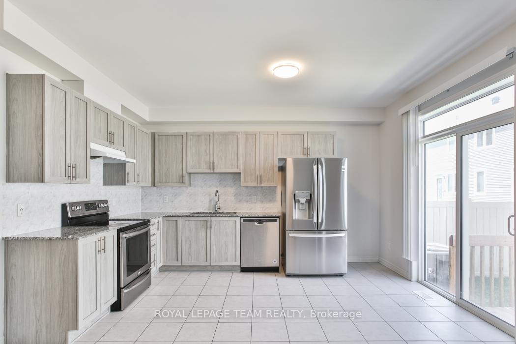 Photo 13 of 273 Argonaut Circle, Ottawa, Chapel Hill South - Orleans Village — HOMEH