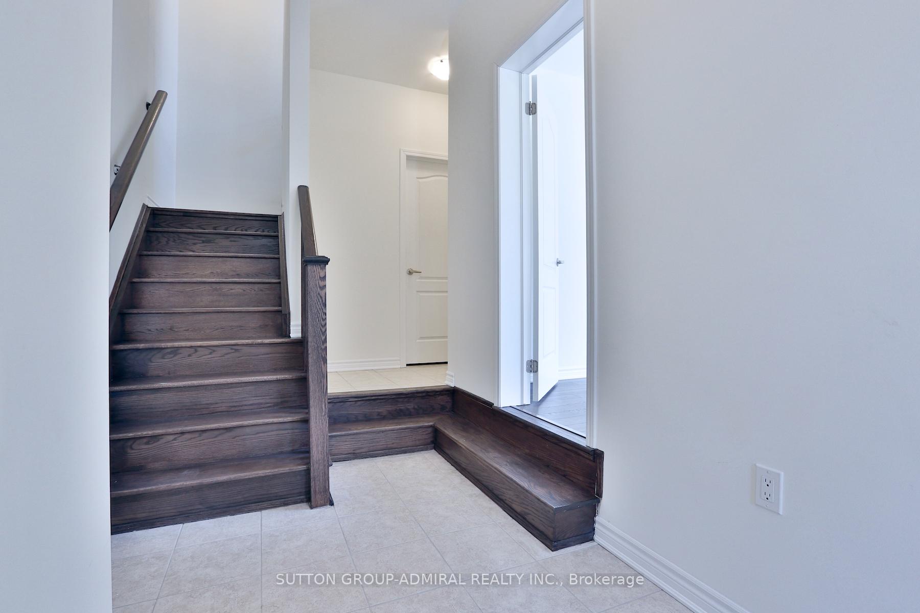 Photo 4 of 2 Edward Lennox Street, Markham, Cornell — HOMEH