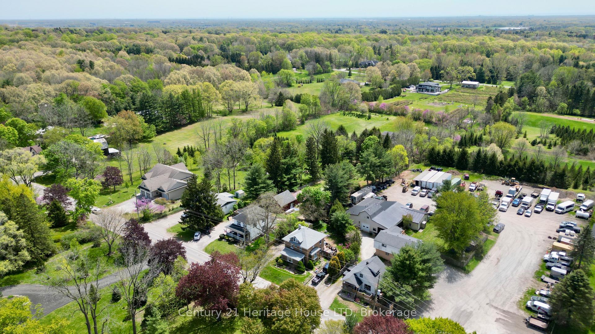 Photo 3 of 272 Canboro Road, Pelham, Fonthill — HOMEH