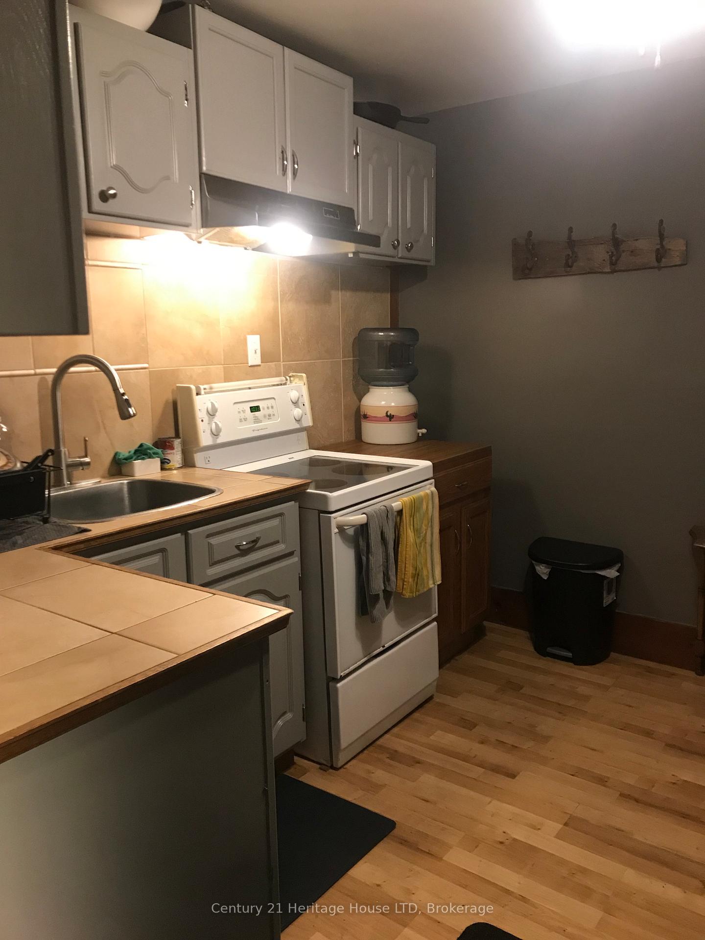 Photo 17 of 272 Canboro Road, Pelham, Fonthill — HOMEH