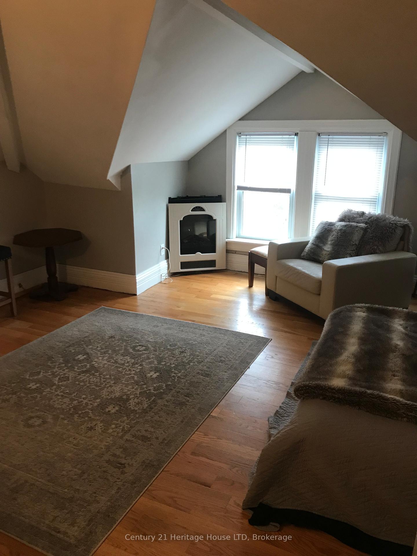 Photo 21 of 272 Canboro Road, Pelham, Fonthill — HOMEH