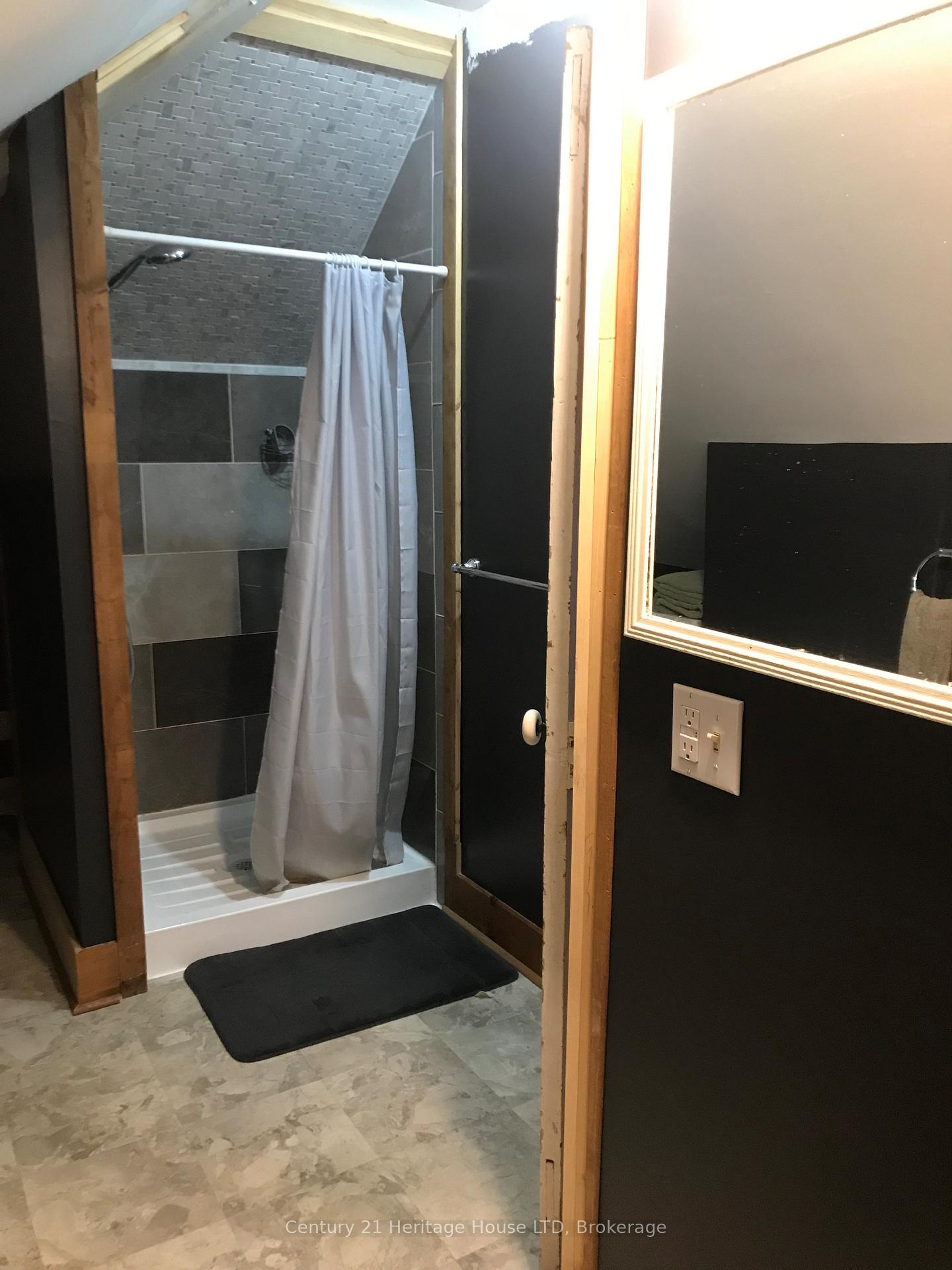 Photo 23 of 272 Canboro Road, Pelham, Fonthill — HOMEH