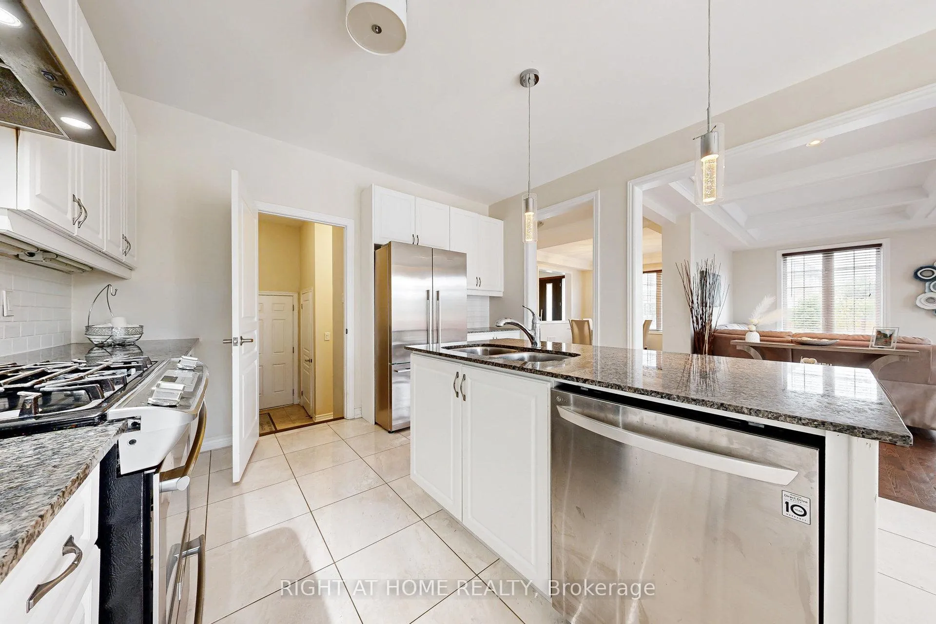 Photo 16 of 27 Roy Road, New Tecumseth, Tottenham — HOMEH