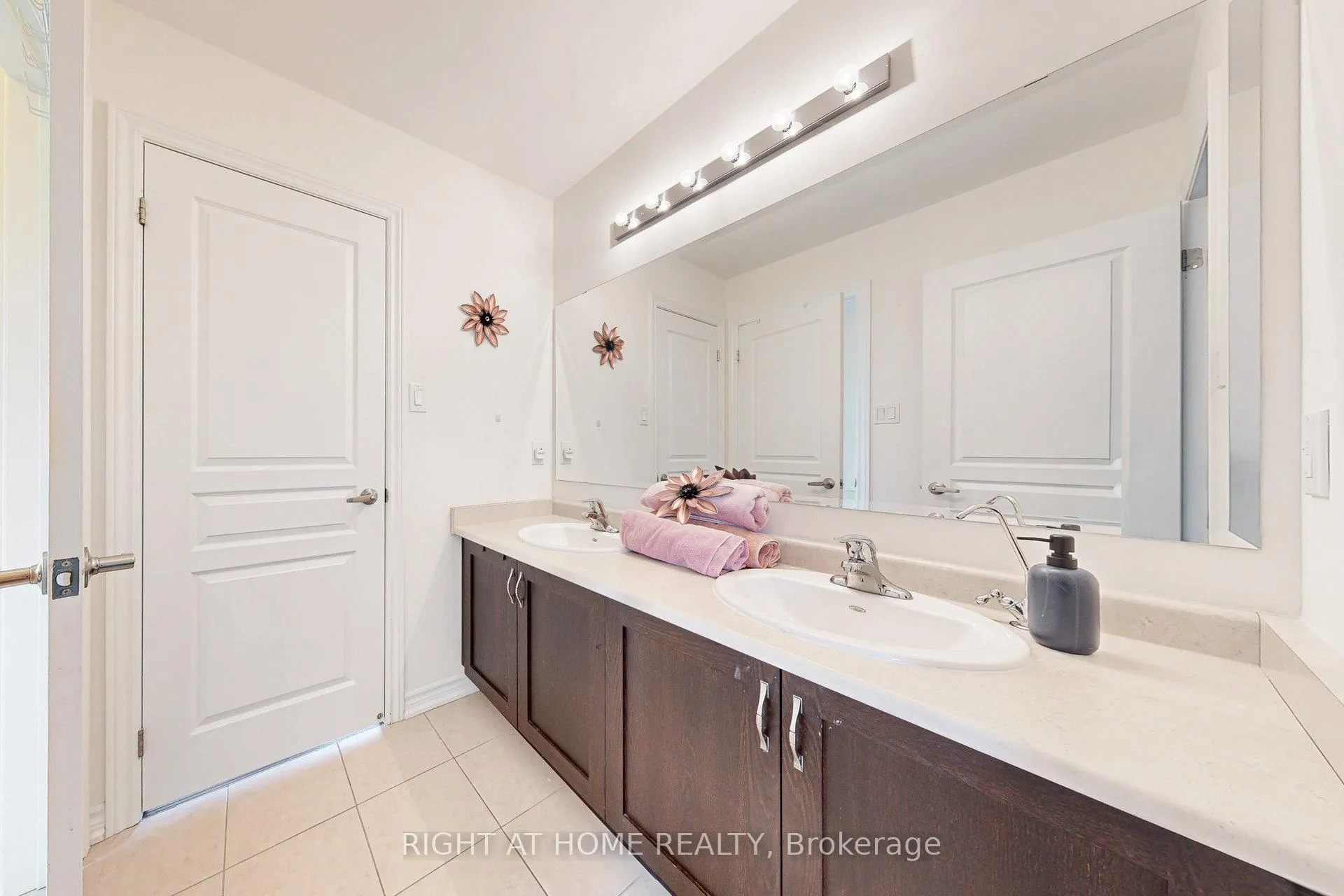 Photo 22 of 27 Roy Road, New Tecumseth, Tottenham — HOMEH