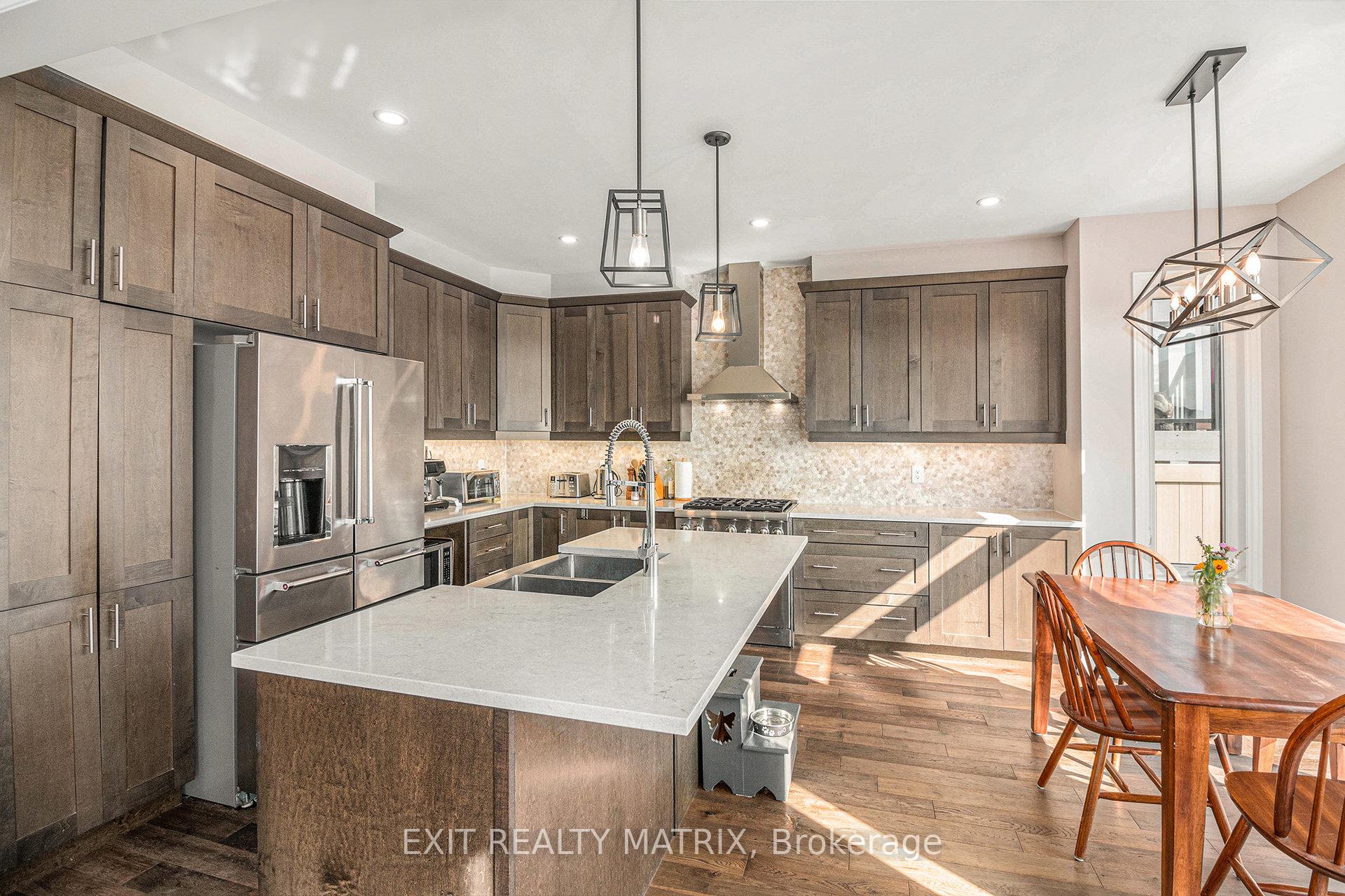 Photo 9 of 154 Bartonia Circle, Ottawa, Avalon West — HOMEH