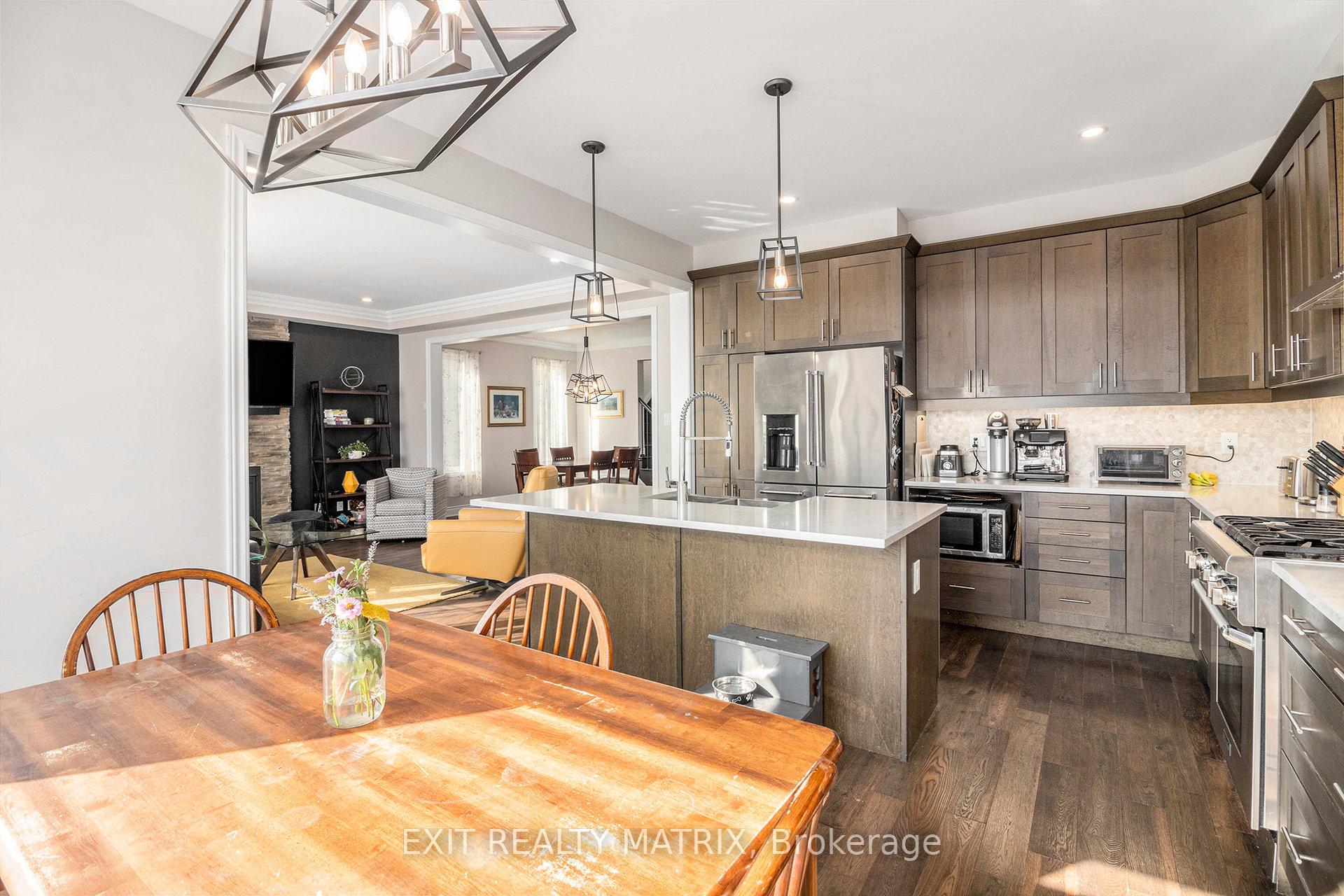 Photo 12 of 154 Bartonia Circle, Ottawa, Avalon West — HOMEH
