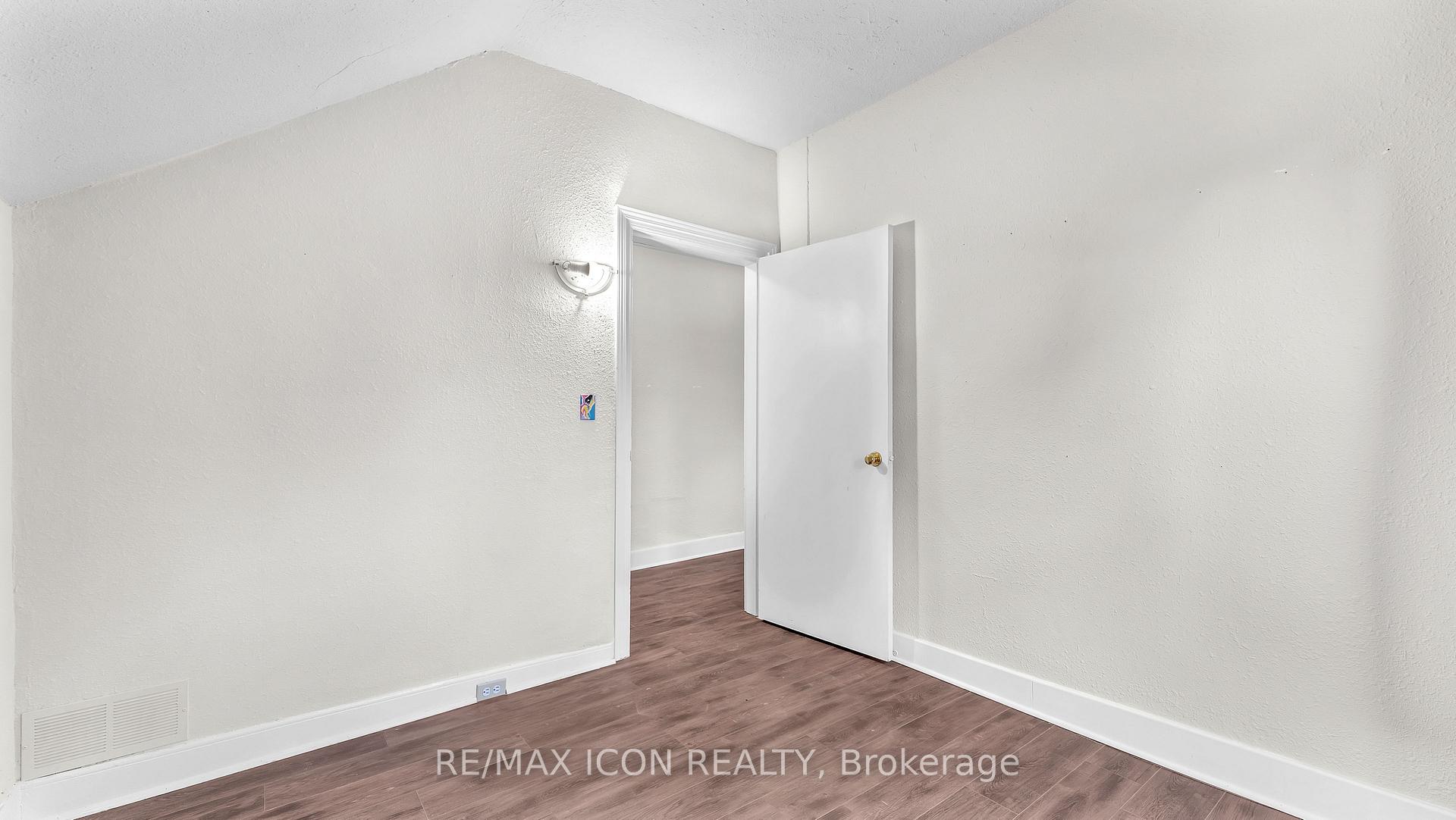 Photo 10 of 184 Catherine Street, North Middlesex, Parkhill — HOMEH