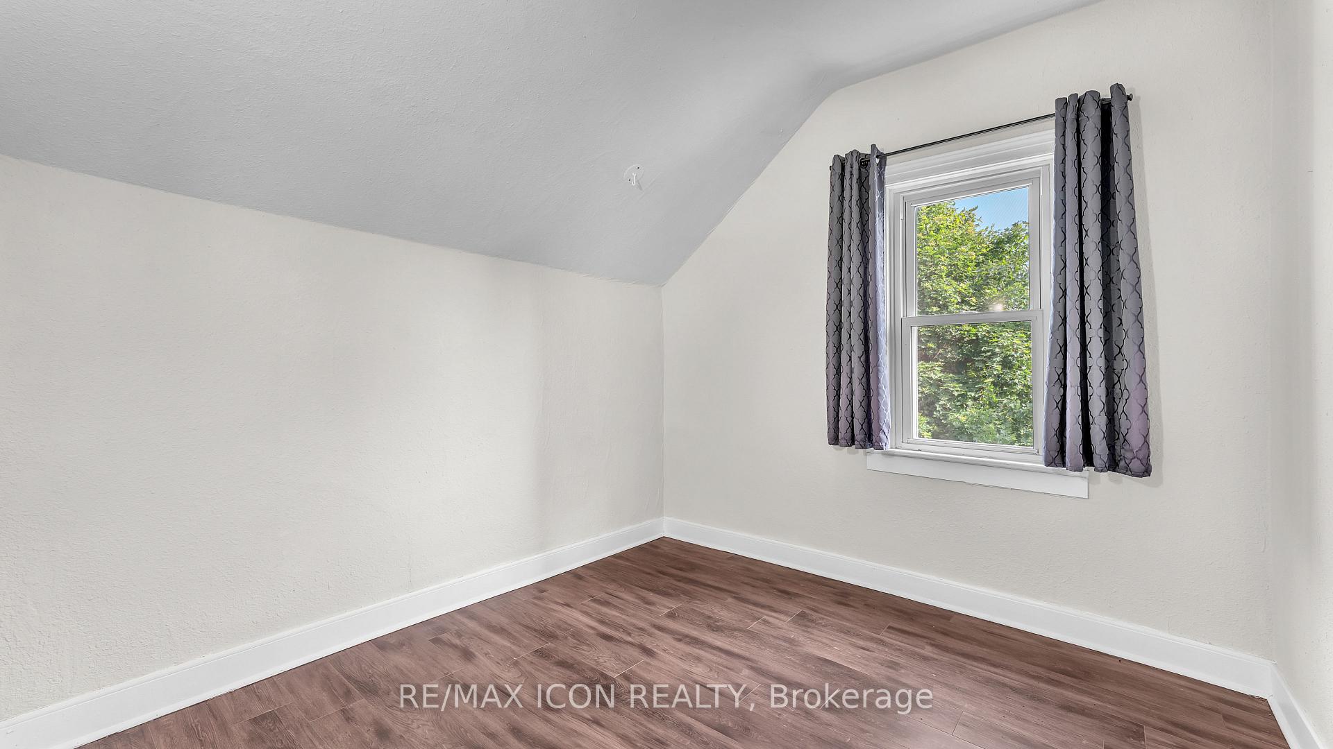 Photo 11 of 184 Catherine Street, North Middlesex, Parkhill — HOMEH