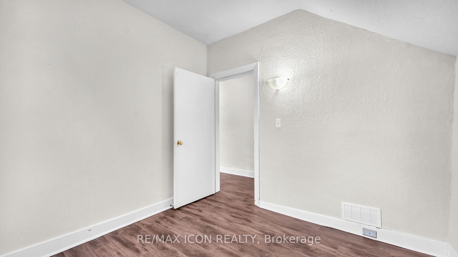 Photo 12 of 184 Catherine Street, North Middlesex, Parkhill — HOMEH