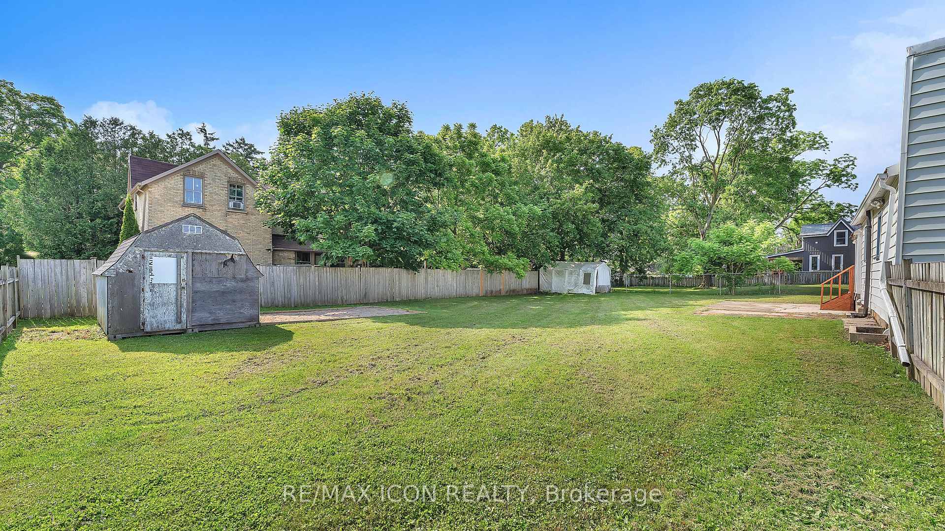 Photo 23 of 184 Catherine Street, North Middlesex, Parkhill — HOMEH