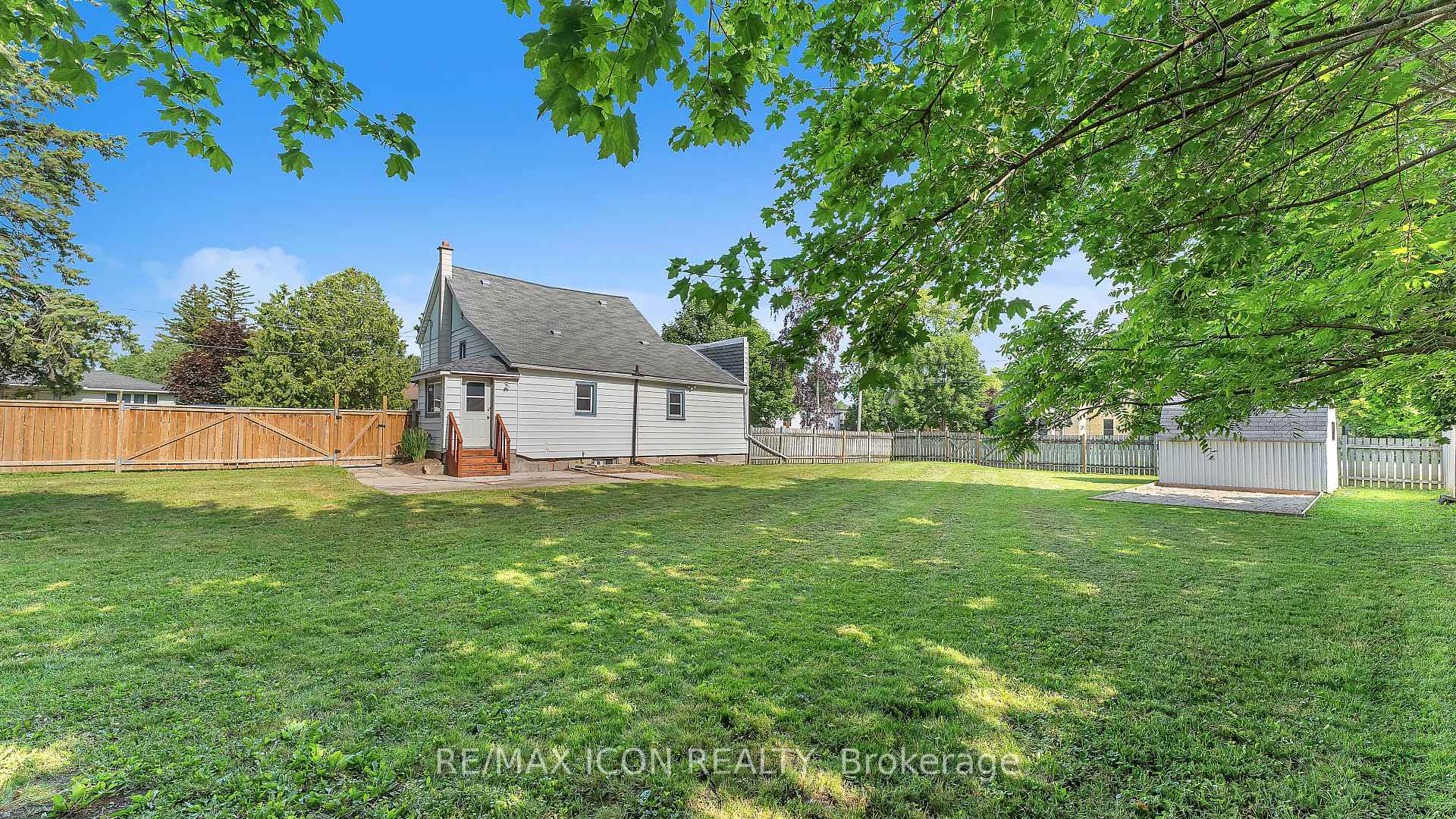 Photo 24 of 184 Catherine Street, North Middlesex, Parkhill — HOMEH