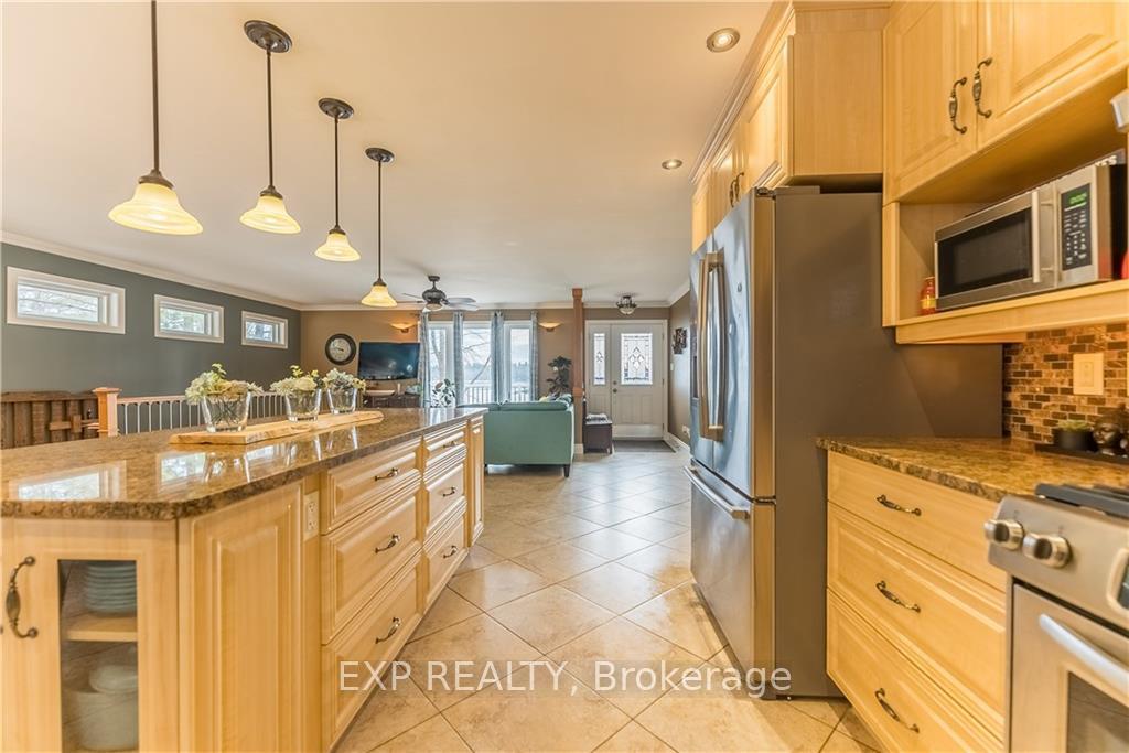 Photo 8 of 19 Jeffreys Lane, North Algona Wilberforce, North Algona/Wilberforce Twp — HOMEH