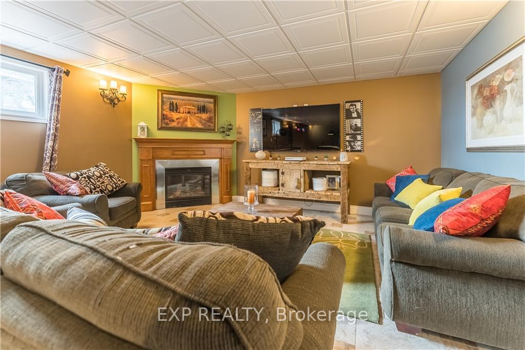 Photo 21 of 19 Jeffreys Lane, North Algona Wilberforce, North Algona/Wilberforce Twp — HOMEH