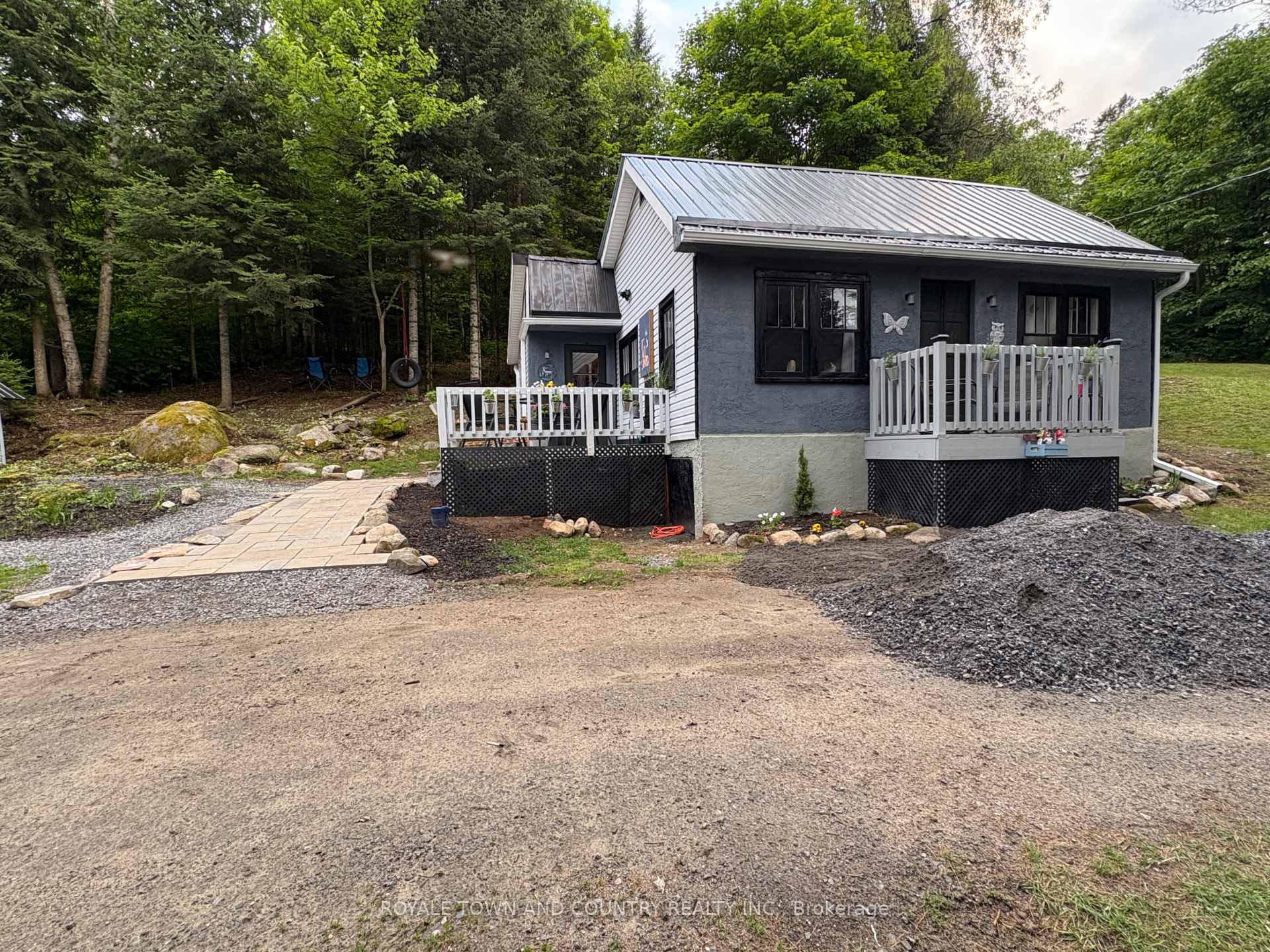 Photo 2 of 2094 592 Highway, Perry, Emsdale — HOMEH