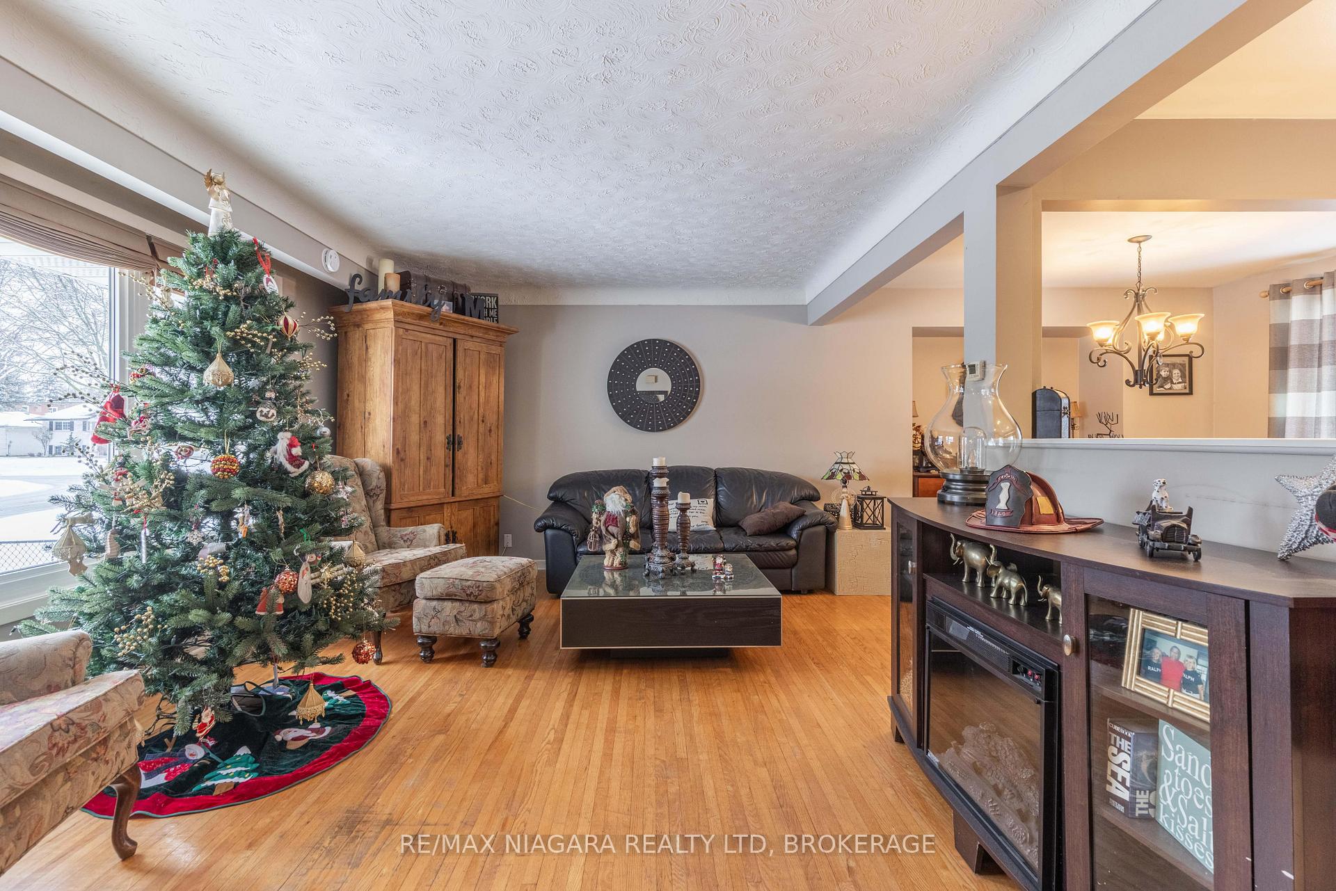 Photo 5 of 6871 Corwin Crescent, Niagara Falls, Dorchester — HOMEH