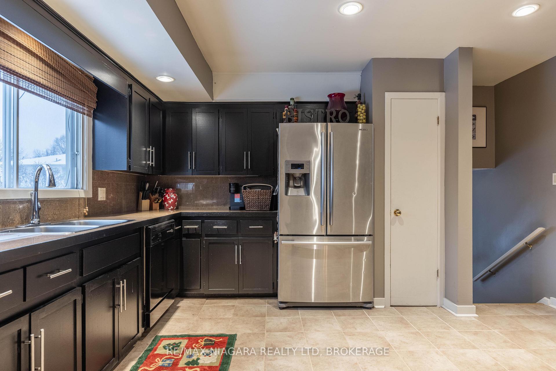 Photo 8 of 6871 Corwin Crescent, Niagara Falls, Dorchester — HOMEH