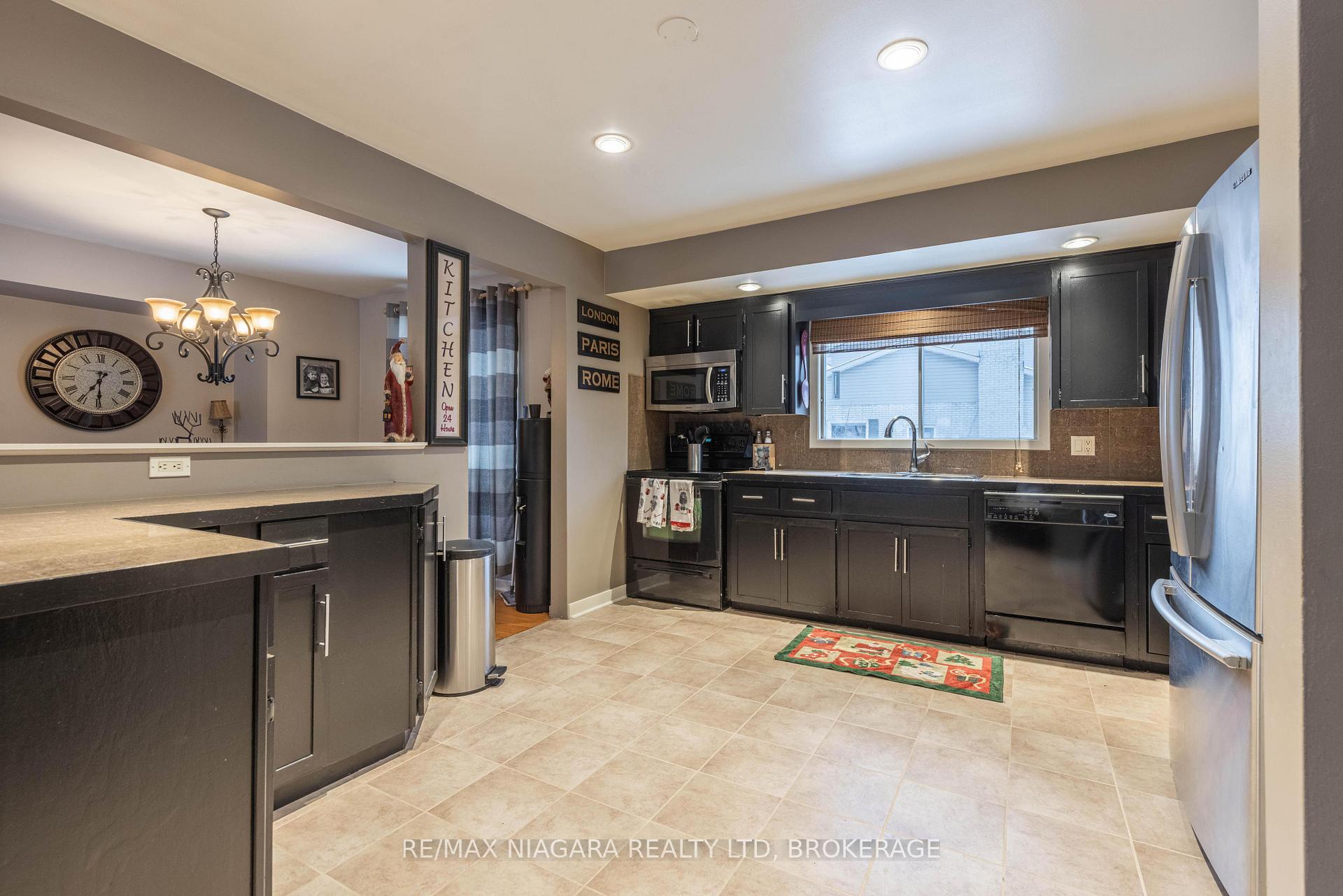 Photo 9 of 6871 Corwin Crescent, Niagara Falls, Dorchester — HOMEH