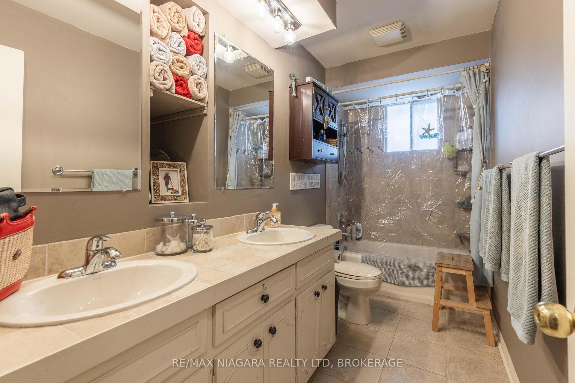 Photo 16 of 6871 Corwin Crescent, Niagara Falls, Dorchester — HOMEH