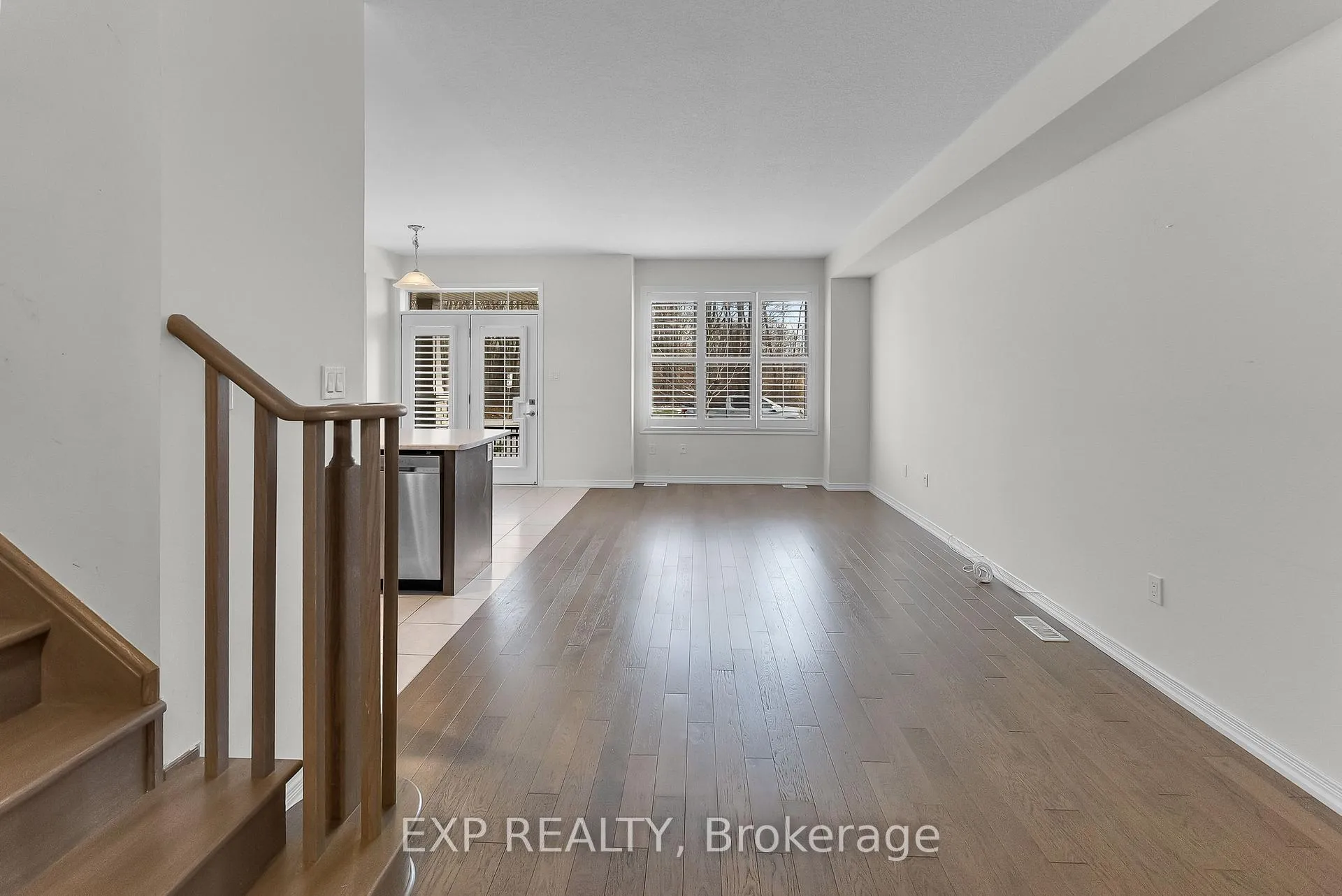 Photo 4 of Unit 15, 8273 Tulip Tree Drive, Niagara Falls, Brown — HOMEH