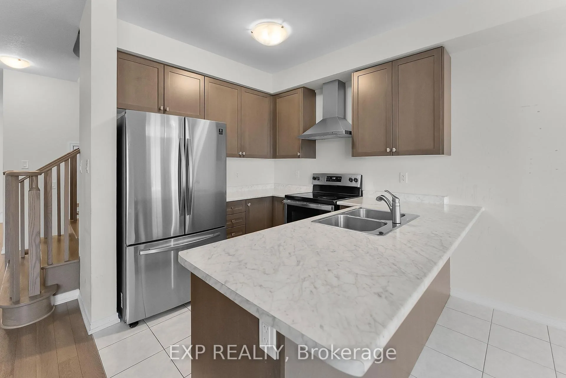 Photo 5 of Unit 15, 8273 Tulip Tree Drive, Niagara Falls, Brown — HOMEH