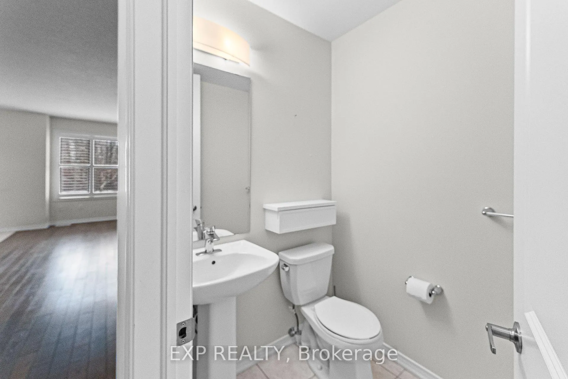 Photo 12 of Unit 15, 8273 Tulip Tree Drive, Niagara Falls, Brown — HOMEH