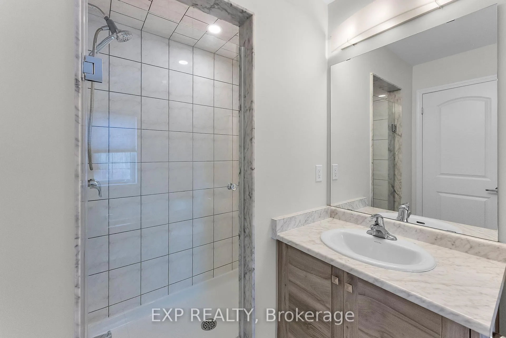 Photo 21 of Unit 15, 8273 Tulip Tree Drive, Niagara Falls, Brown — HOMEH