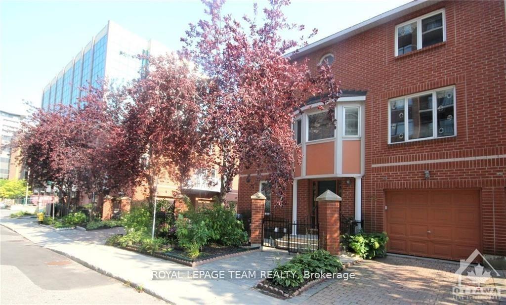 Front of 376 Lisgar Street