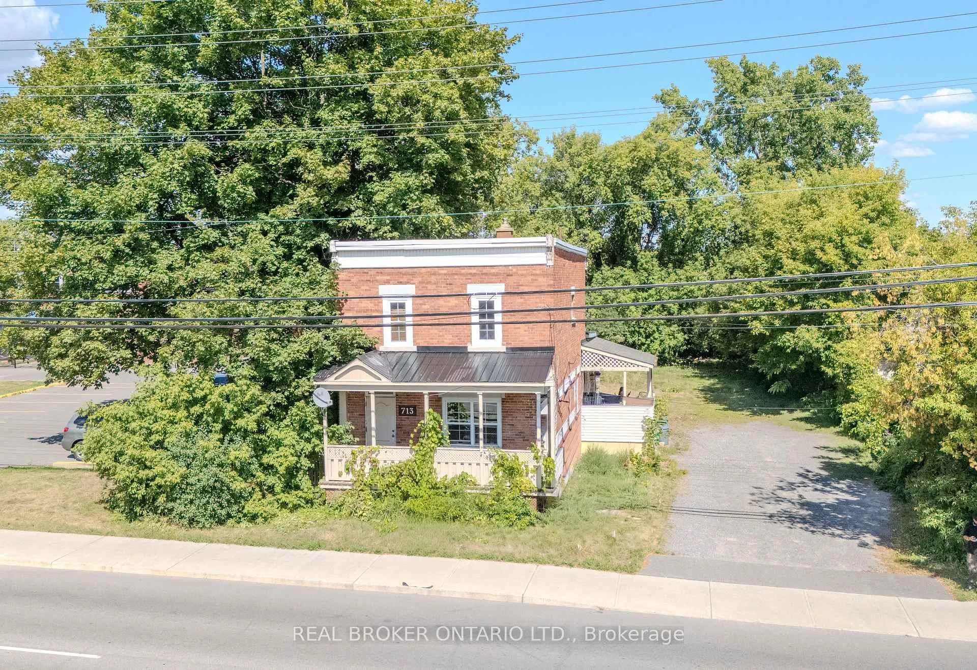 Photo 7 of 713 St Laurent Boulevard, Ottawa, Castle Heights/Rideau High — HOMEH