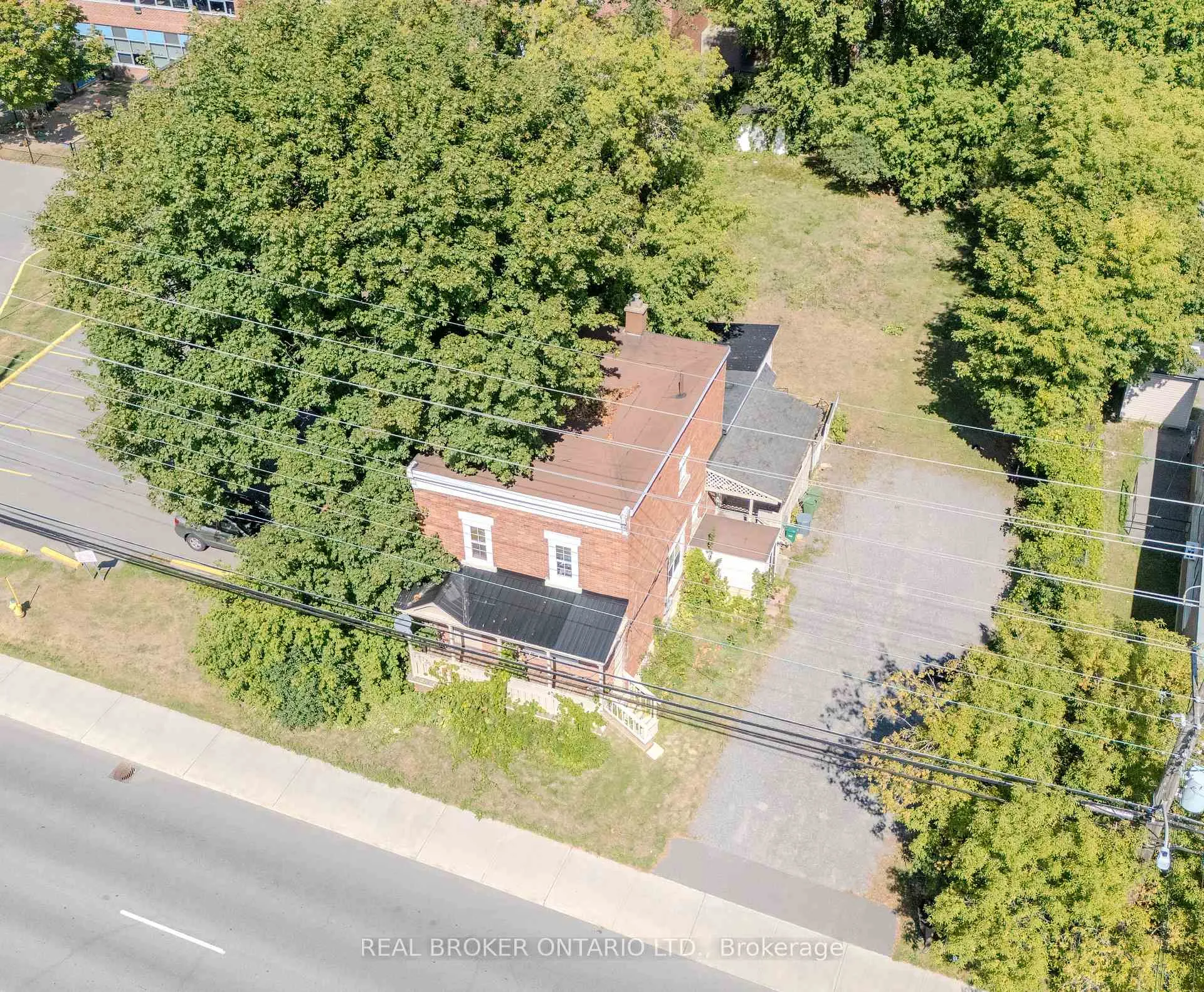 Photo 13 of 713 St Laurent Boulevard, Ottawa, Castle Heights/Rideau High — HOMEH