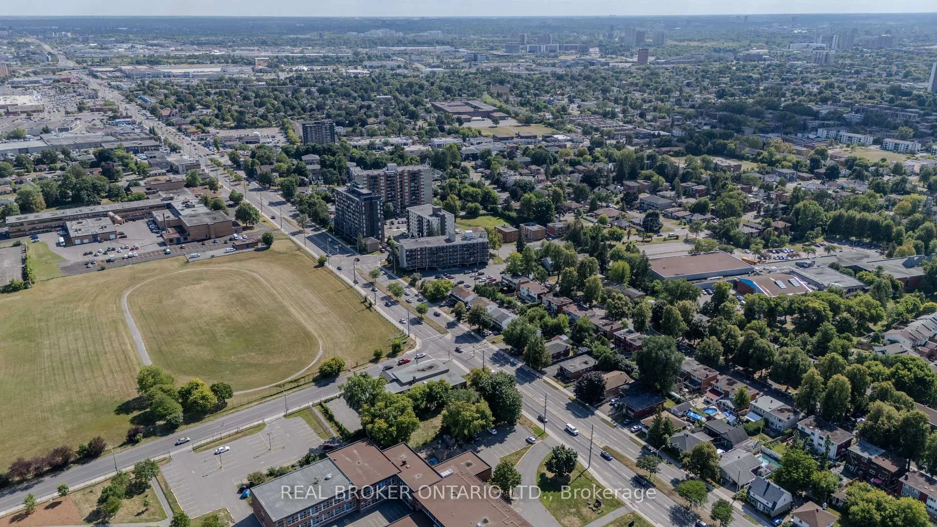 Photo 18 of 713 St Laurent Boulevard, Ottawa, Castle Heights/Rideau High — HOMEH
