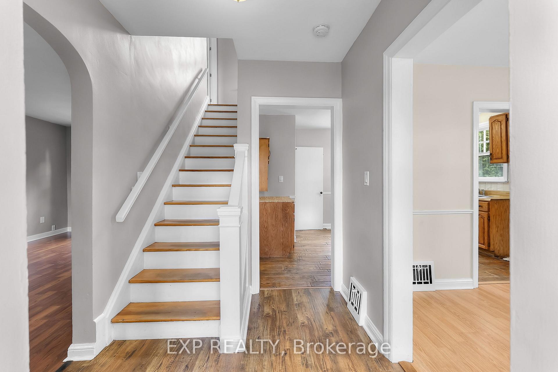 Photo 7 of 6220 Drummond Road, Niagara Falls, Dorchester — HOMEH
