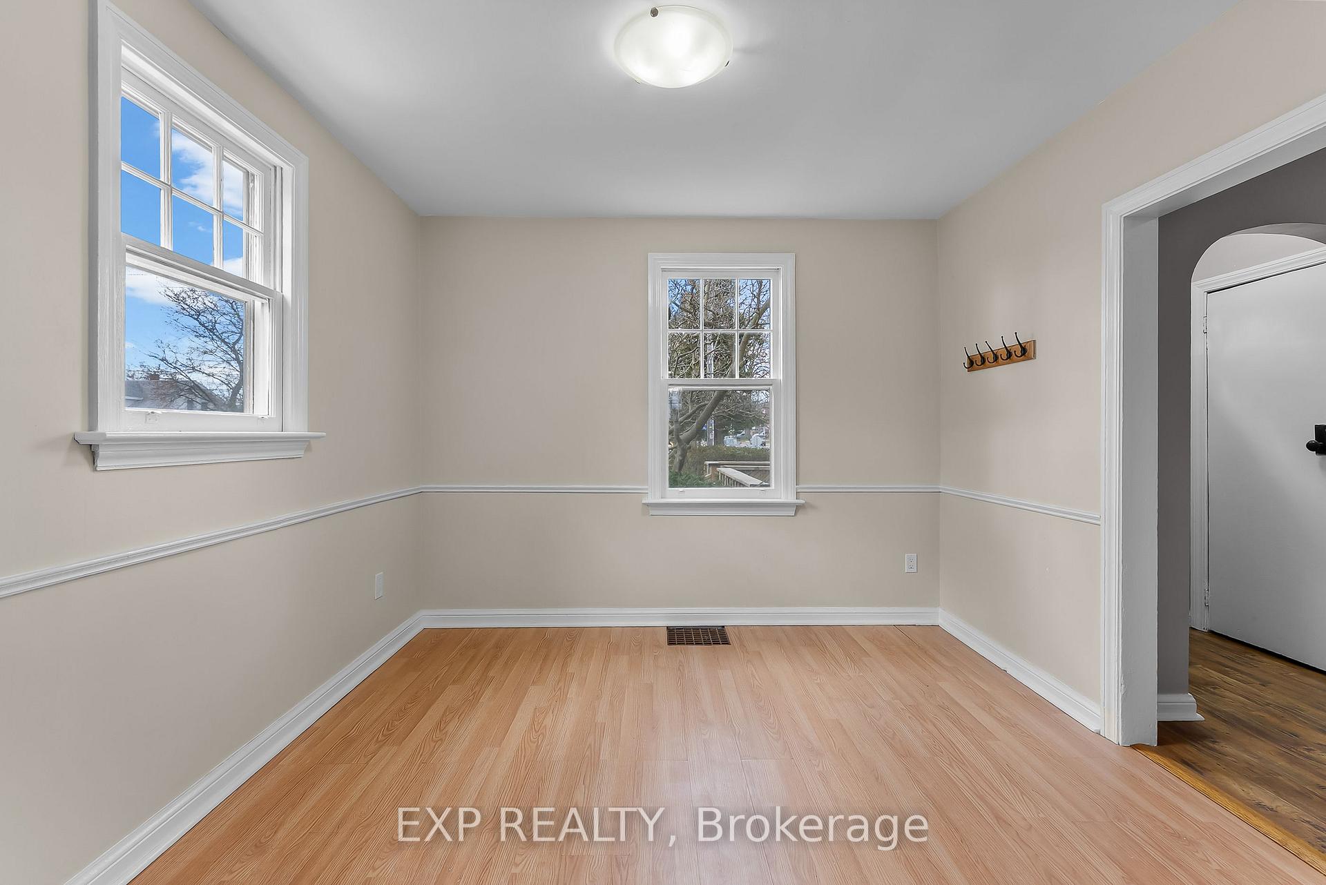 Photo 13 of 6220 Drummond Road, Niagara Falls, Dorchester — HOMEH