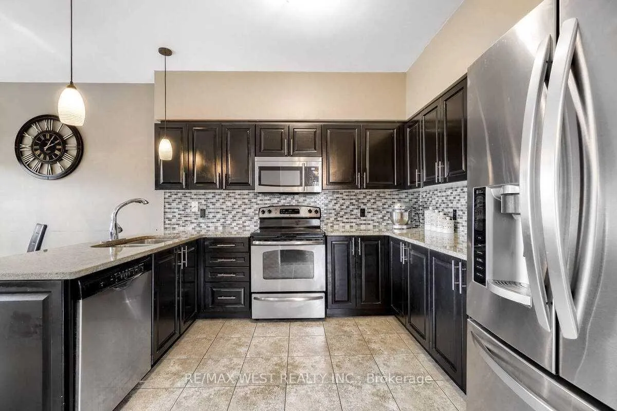 Photo 11 of 1200 Langley Circle, Oshawa, Pinecrest — HOMEH