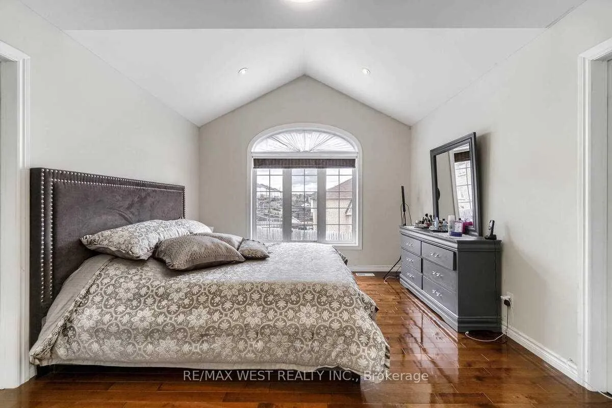 Photo 21 of 1200 Langley Circle, Oshawa, Pinecrest — HOMEH