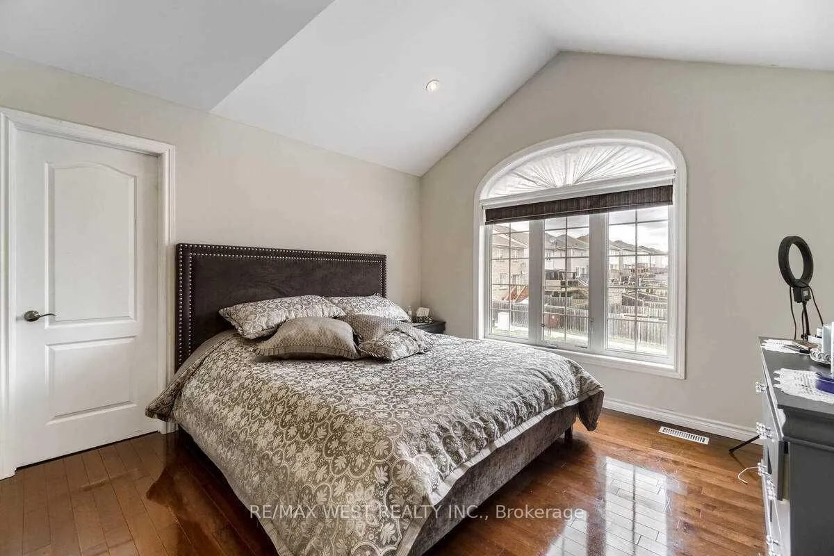 Photo 22 of 1200 Langley Circle, Oshawa, Pinecrest — HOMEH