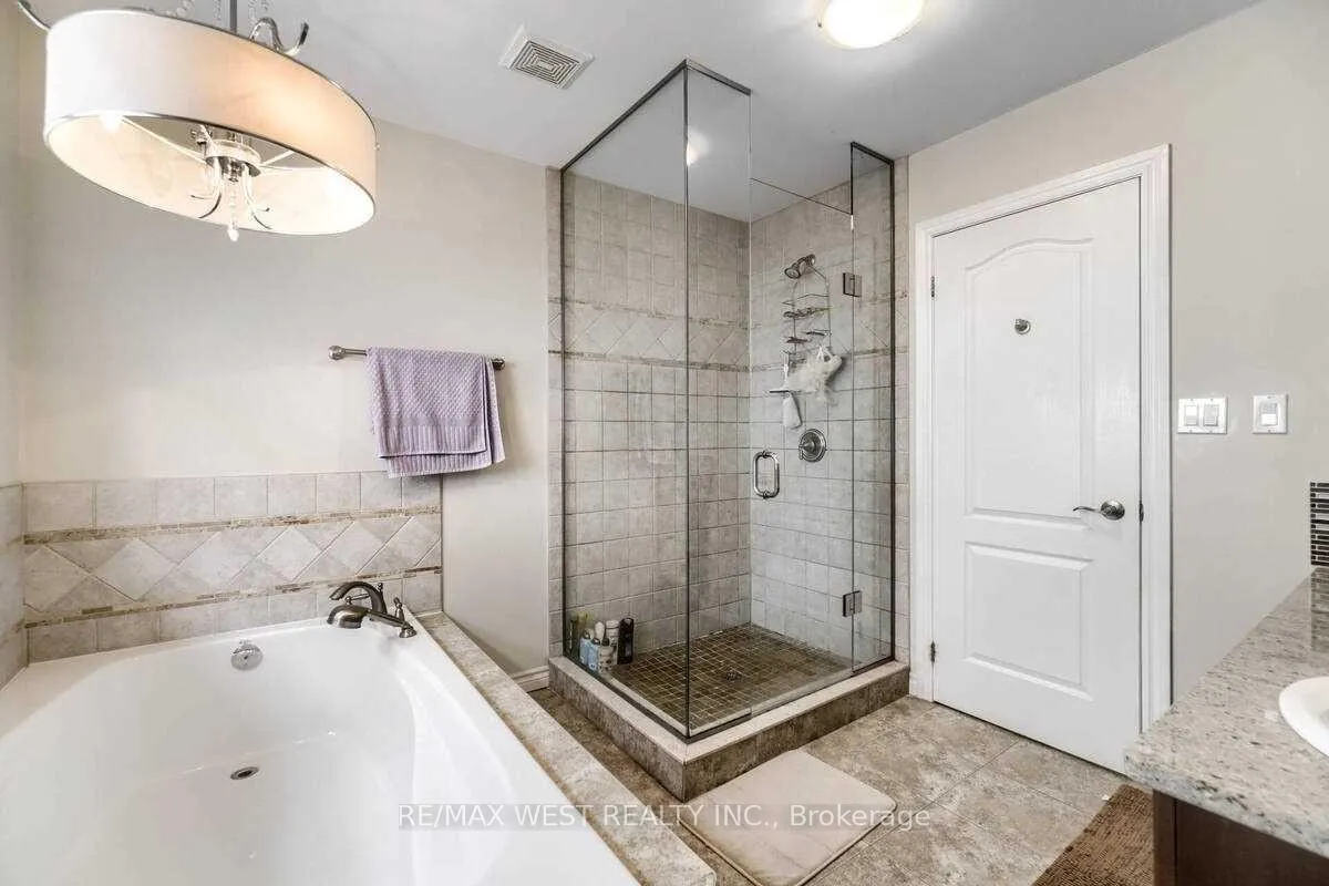 Photo 24 of 1200 Langley Circle, Oshawa, Pinecrest — HOMEH