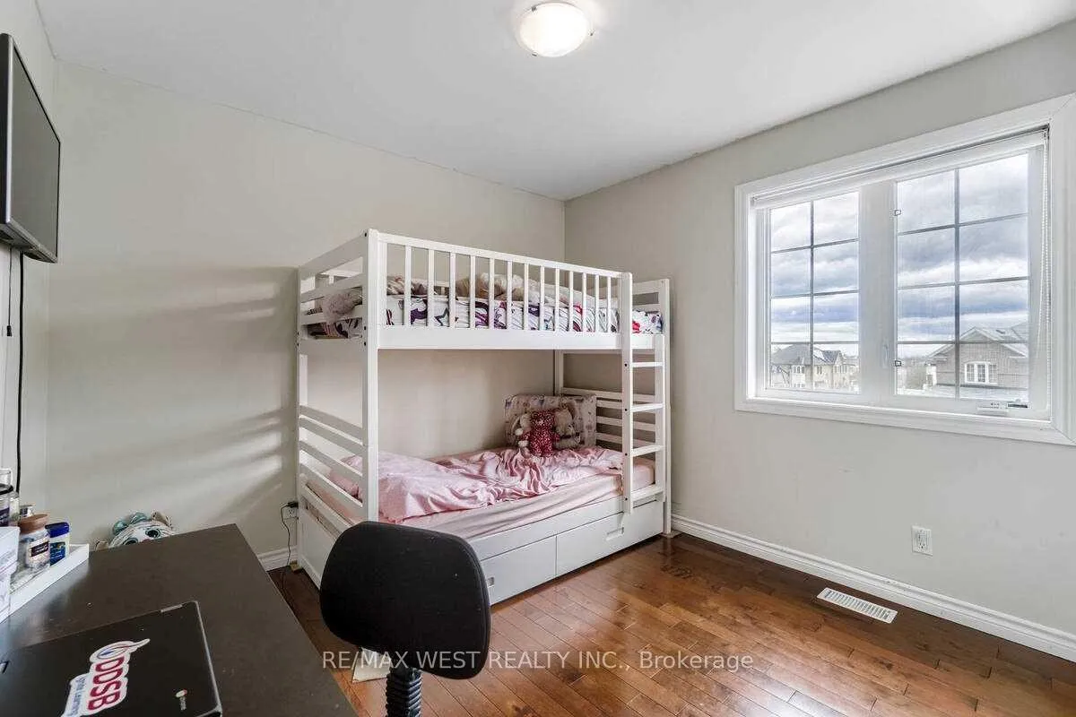Photo 25 of 1200 Langley Circle, Oshawa, Pinecrest — HOMEH