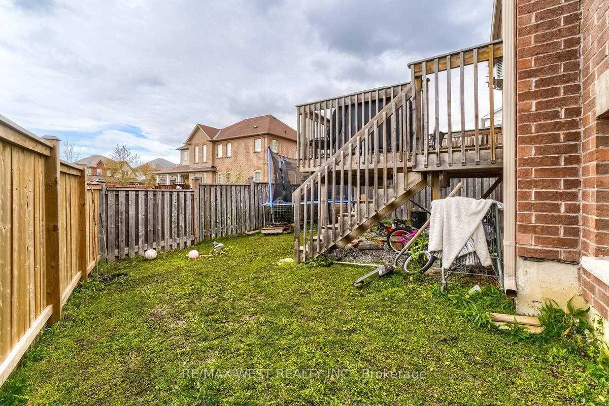 Photo 33 of 1200 Langley Circle, Oshawa, Pinecrest — HOMEH
