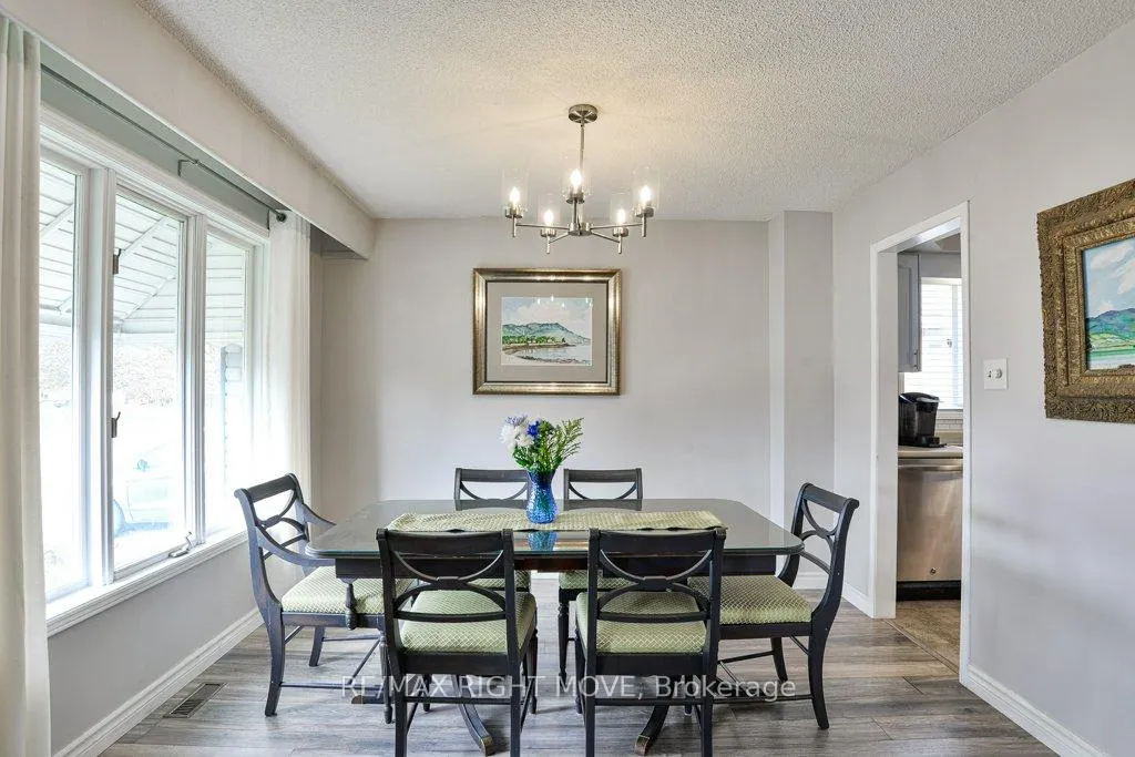 Photo 13 of 6 Lindsay Crescent, Orillia — HOMEH