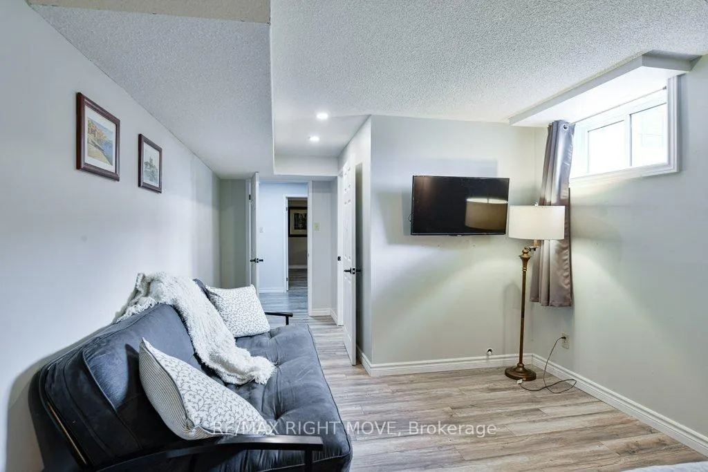 Photo 27 of 6 Lindsay Crescent, Orillia — HOMEH