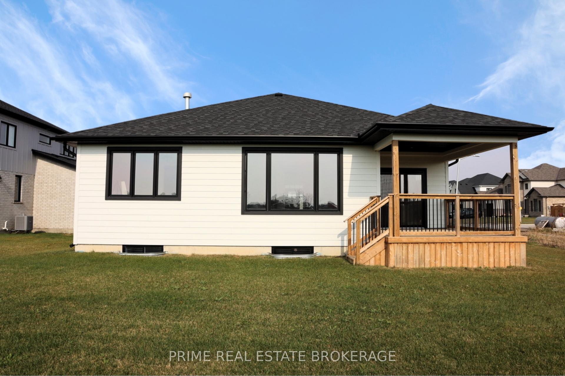 Photo 3 of 147 McLeod Street, North Middlesex, Parkhill — HOMEH