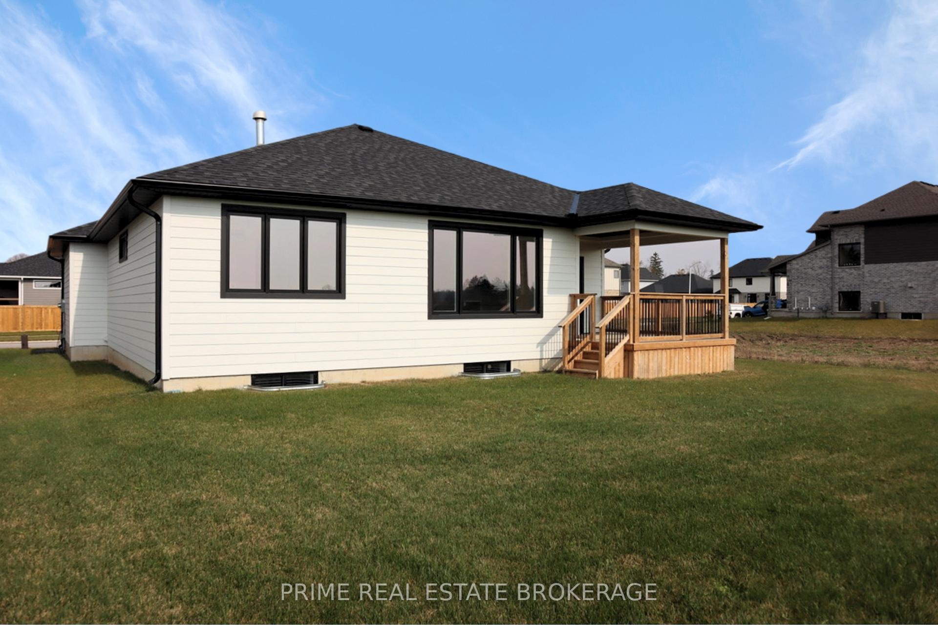 Photo 4 of 147 McLeod Street, North Middlesex, Parkhill — HOMEH