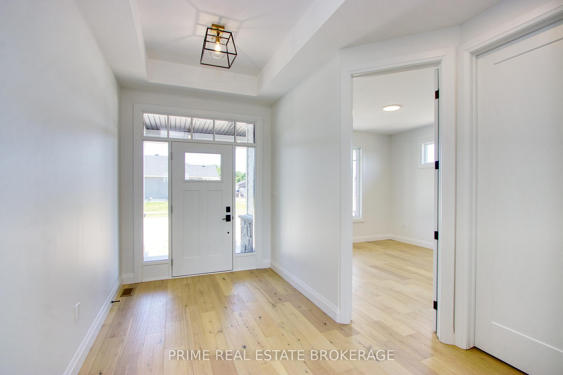 Photo 8 of 147 McLeod Street, North Middlesex, Parkhill — HOMEH